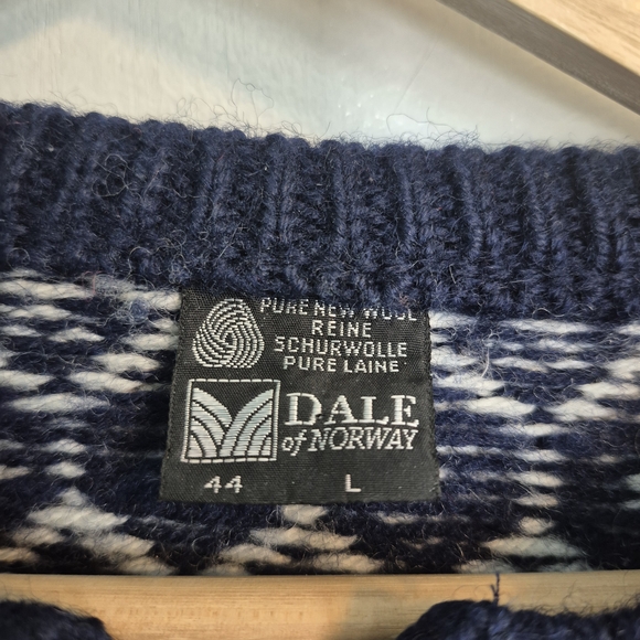 Dale of Norway Navy and White Wool Cardigan - Picture 3 of 5